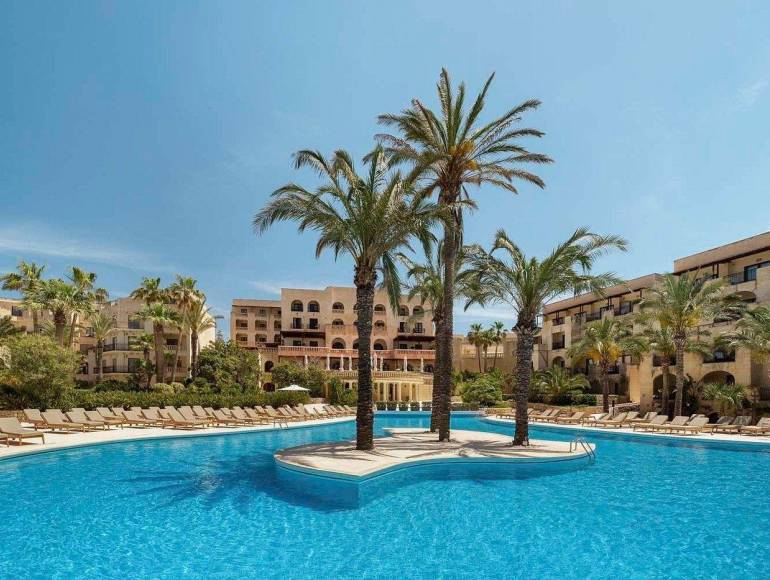 Kempinski San Lawrenz pool