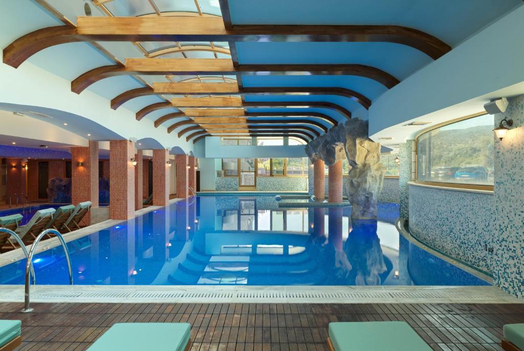 SEAFOS indoor spa pool