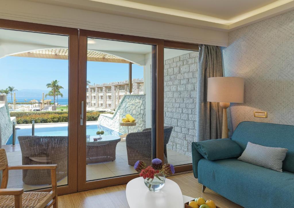 SEAFOS room terrace